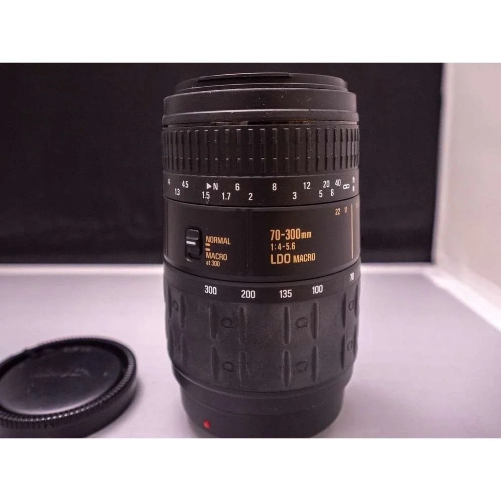 Quantaray 70-300mm f/4-5.6 LDO Macro Lens for Minolta AF Sony A-Mount‎ For Parts